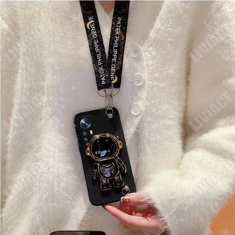 Luxus Crossbody-Lanyard Astronauten-Telefonhalterung und Ständer iPhone Hülle | MagSafe Case mit Rundumschutz und Kameralinsenschutzabdeckung für Apple iPhone 17/17 Air, 16/16e, 15, 14, 13 Pro Max Plus Cover | Panzertasche Handyhülle | Premium Schutzhülle