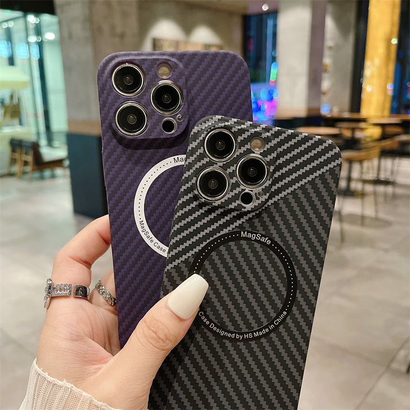 Luxus Ultradünne Kohlefaser iPhone-Hülle | MagSafe-Case mit Rundumschutz & Kameralinsenschutz für Apple iPhone 17/17 Air, 16/16e, 15, 14, 13 Pro Max Plus Cover | Stoßfeste Handyhülle mit Panzertasche & Stoßstangenabdeckung