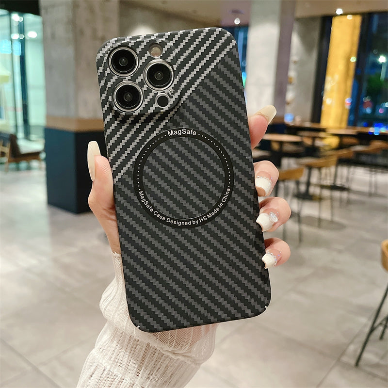 Luxus Ultradünne Kohlefaser iPhone-Hülle | MagSafe-Case mit Rundumschutz & Kameralinsenschutz für Apple iPhone 17/17 Air, 16/16e, 15, 14, 13 Pro Max Plus Cover | Stoßfeste Handyhülle mit Panzertasche & Stoßstangenabdeckung