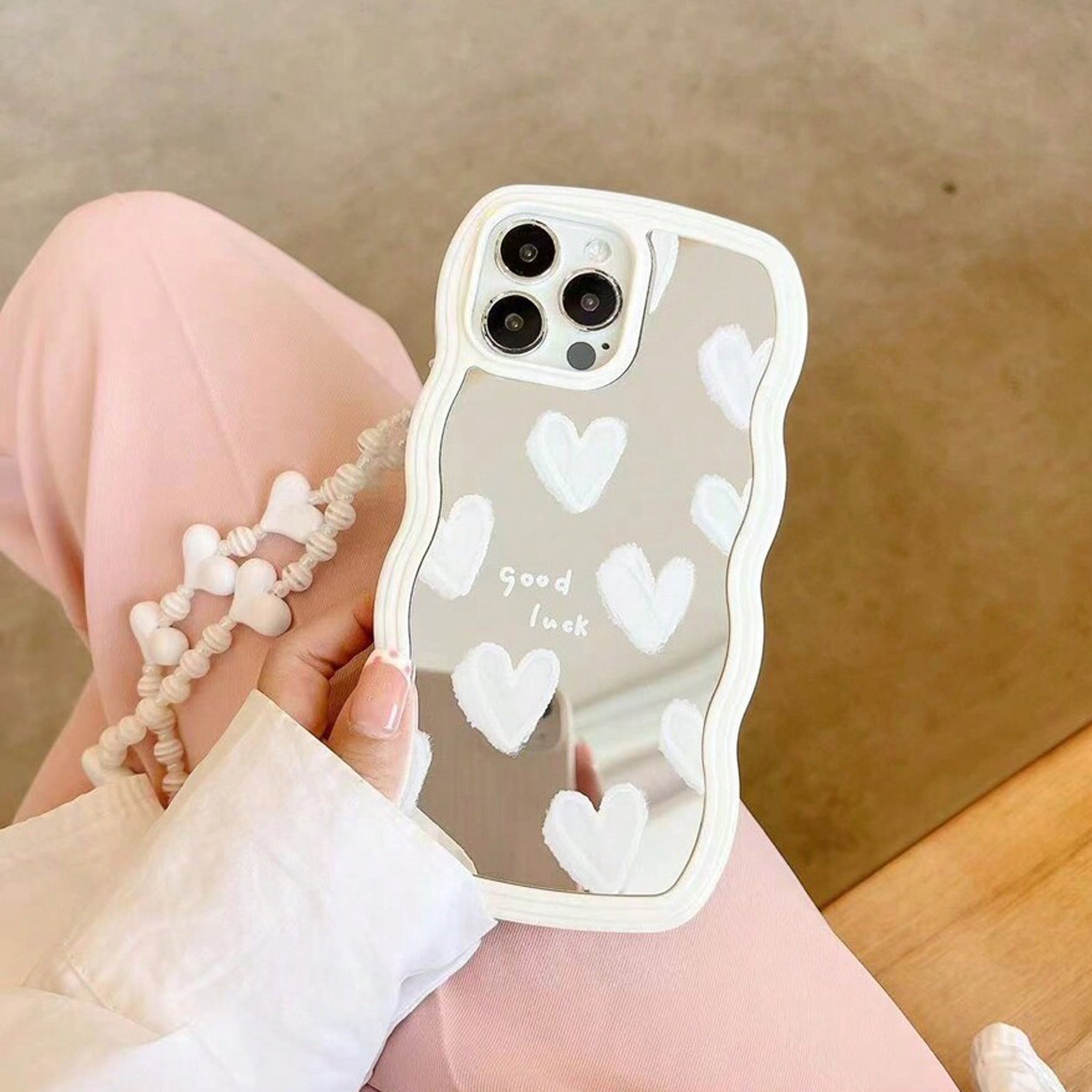 Schöne Weiße Herz-Design Make-up Spiegel iPhone Hülle | MagSafe-kompatible Schutzhülle mit Rundumschutz und Kameralinsenschutz für Apple iPhone 16/16e, 15, 14, 13, 12 Pro Max, Pro, Plus & Mini Cover | Panzertasche und Stoßstangenabdeckung