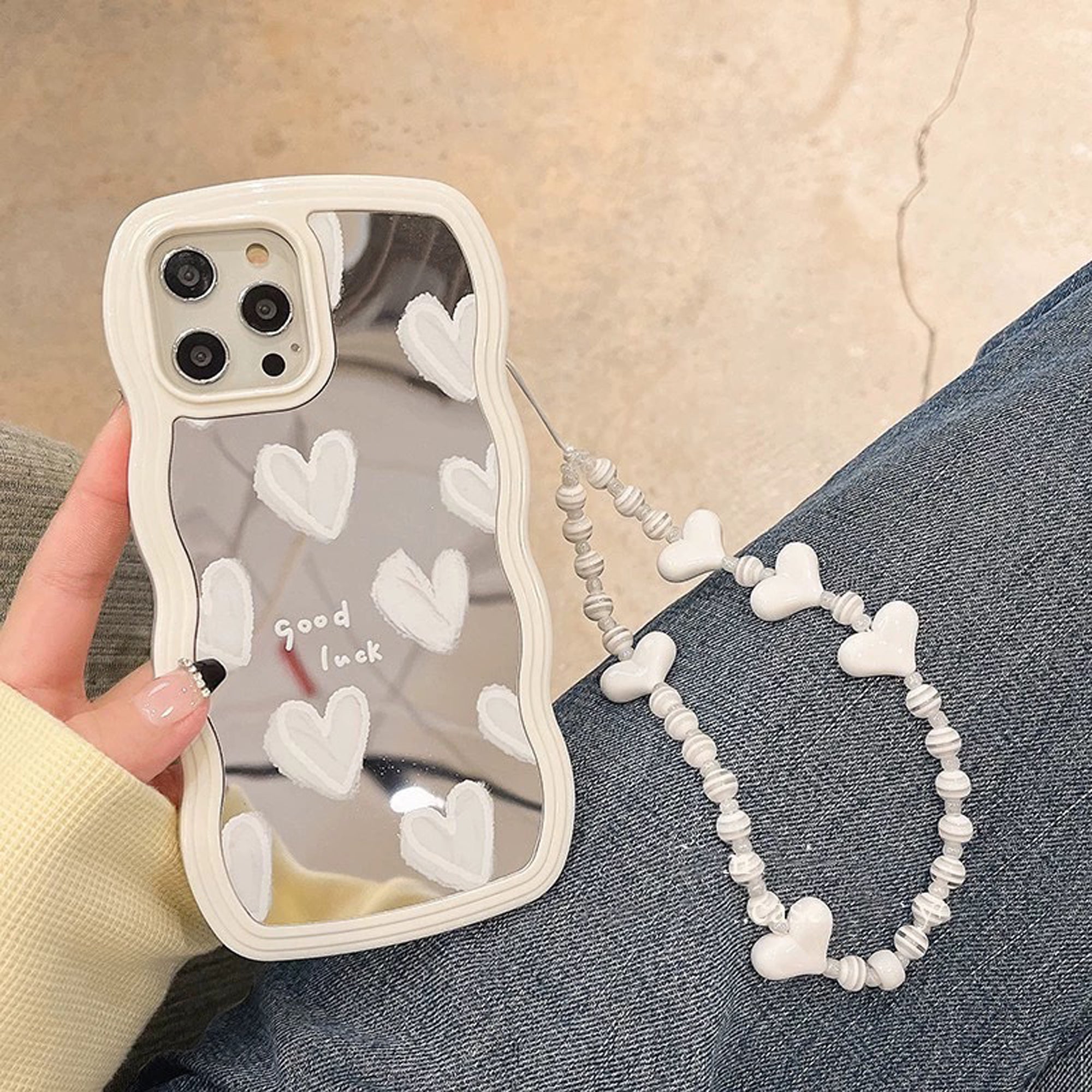 Schöne Weiße Herz-Design Make-up Spiegel iPhone Hülle | MagSafe-kompatible Schutzhülle mit Rundumschutz und Kameralinsenschutz für Apple iPhone 16/16e, 15, 14, 13, 12 Pro Max, Pro, Plus & Mini Cover | Panzertasche und Stoßstangenabdeckung