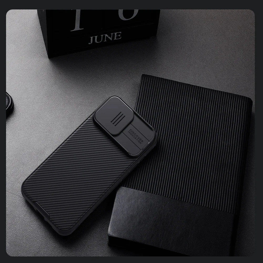 Hochwertiges Kamera Slider Objektiv mit luxuriöser Leder Textur iPhone Hülle | MagSafe Case mit Rundumschutz und Kameralinsenschutzabdeckung für Apple iPhone 17/17 Air, 16/16e, 15, 14, 13 Pro Max Plus Cover | Panzertasche Handyhülle | Premium Schutzhülle