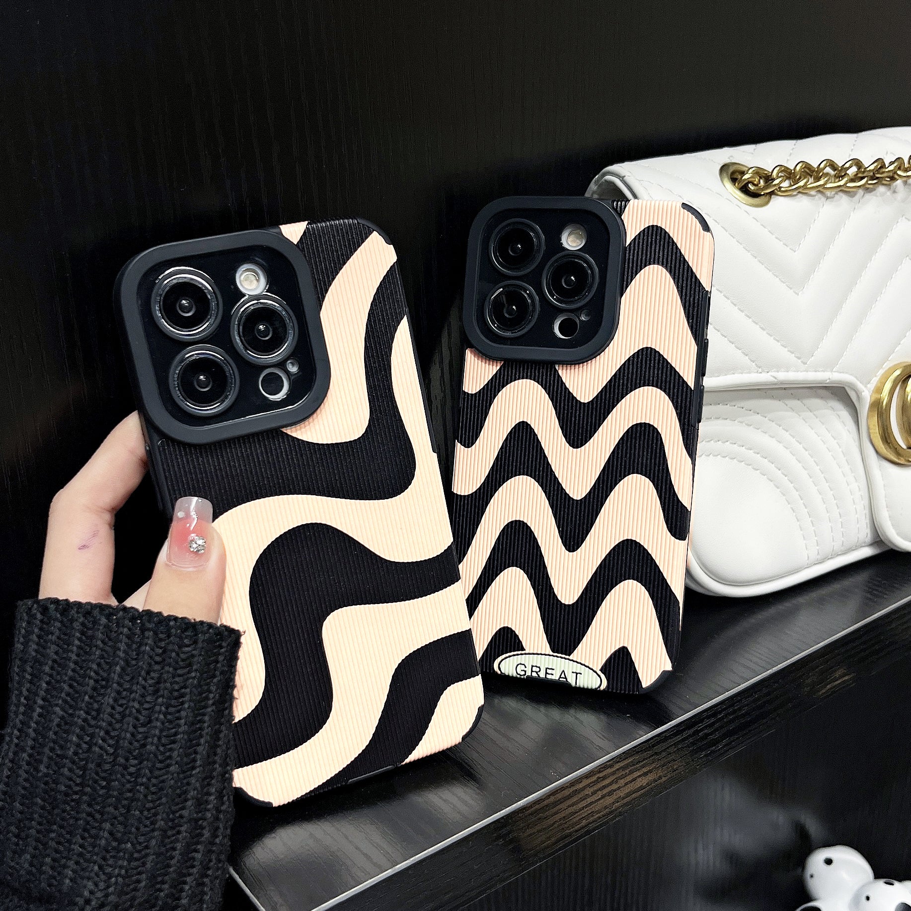 Luxus Ultra-Dünne Schwarz-Weiße Zebrastreifen iPhone-Hülle | MagSafe Case mit Kameraschutzabdeckung für Apple iPhone 17/17 Air, 16/16e, 15, 14, 13 Pro Max Plus Cover | Panzertasche, stoßfeste Handyhülle | Silikon-Softcover-Schutzhülle