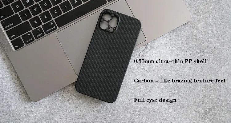 Premium Apple iPhone Hülle | MagSafe Kompatibel, Kameraobjektiv-Schutz, Displayschutz | Ultra Dünn, Stoßfest, Magnetisch, Rundum-Schutz Cover – Kohlefaser-Struktur, Weiches TPU, Leicht, Wasserdicht, Kratzfest, Anti-Fingerabdruck