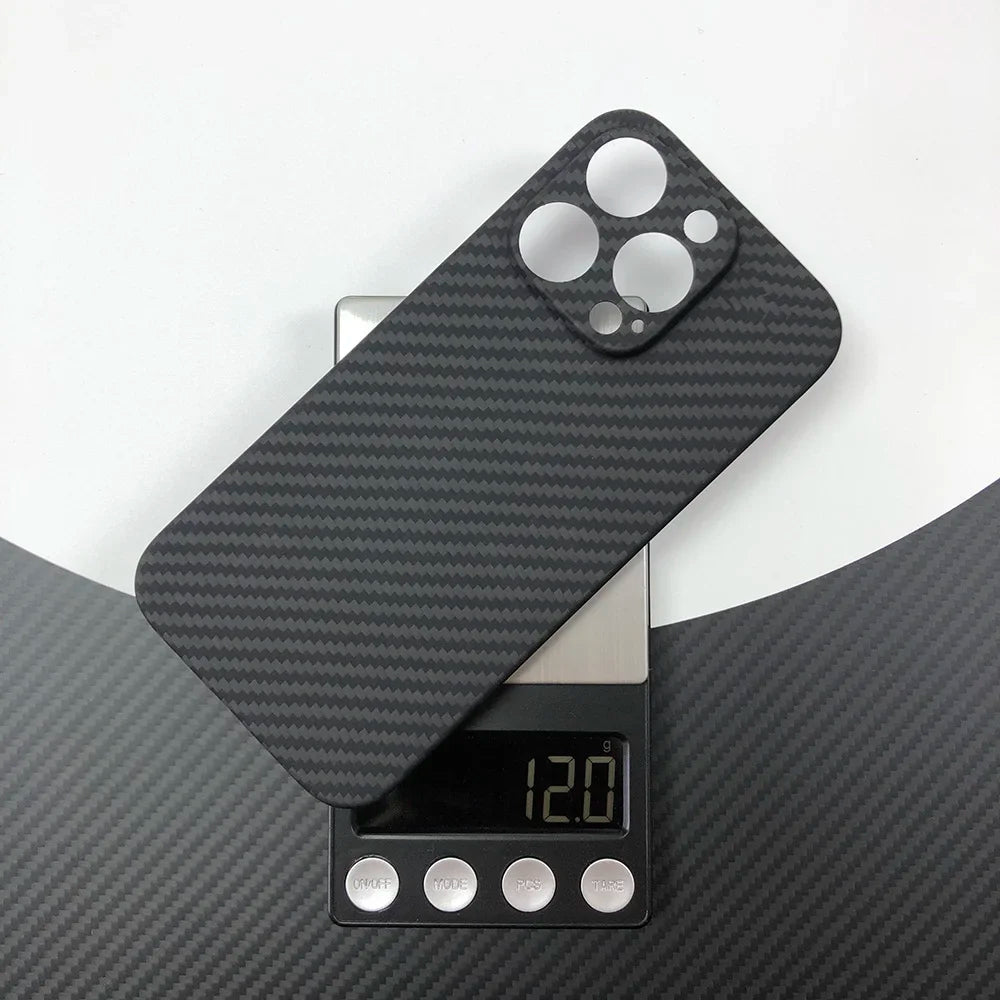 Premium Apple iPhone Hülle | MagSafe Kompatibel, Kameraobjektiv-Schutz, Displayschutz | Ultra Dünn, Stoßfest, Magnetisch, Rundum-Schutz Cover – Kohlefaser-Struktur, Weiches TPU, Leicht, Wasserdicht, Kratzfest, Anti-Fingerabdruck
