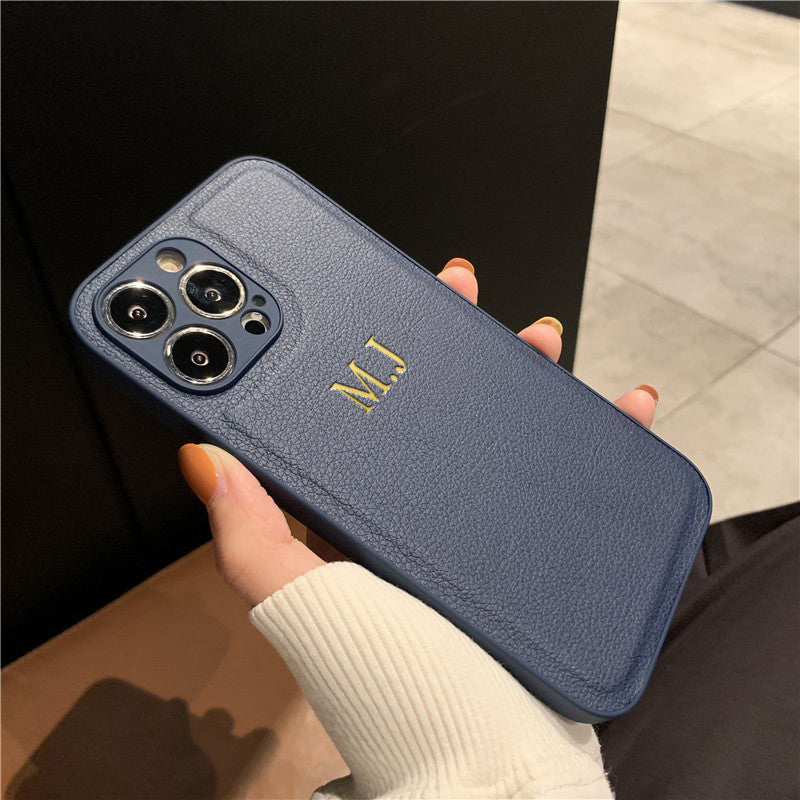 Personalisierte Luxus Leder iPhone Hülle für Apple iPhone 16/16e, 15, 14, 13, 12 Pro Max, Pro, Plus & Mini | Name, Initialen, Symbolen & Zahlen | Individuelles Case mit Gravur | MagSafe kompatibles Cover mit Kameraschutz & Echtleder