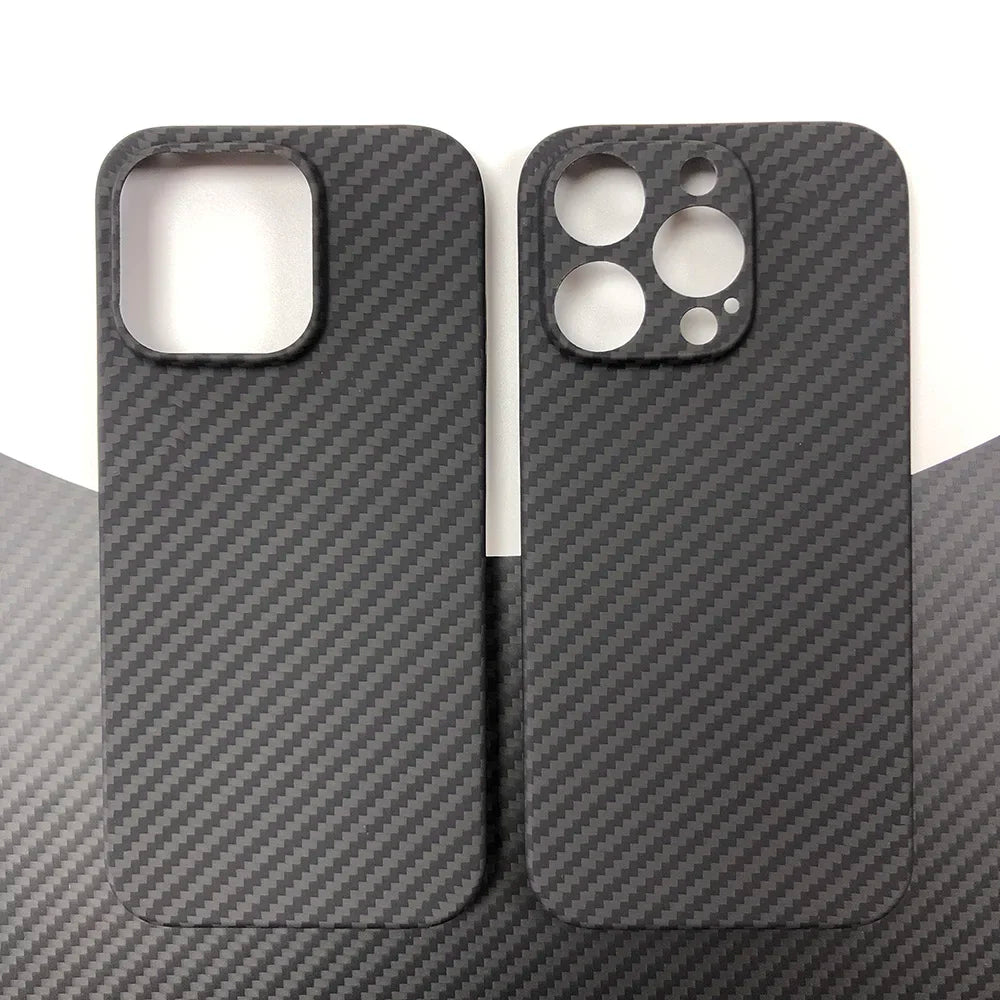 Premium Apple iPhone Hülle | MagSafe Kompatibel, Kameraobjektiv-Schutz, Displayschutz | Ultra Dünn, Stoßfest, Magnetisch, Rundum-Schutz Cover – Kohlefaser-Struktur, Weiches TPU, Leicht, Wasserdicht, Kratzfest, Anti-Fingerabdruck